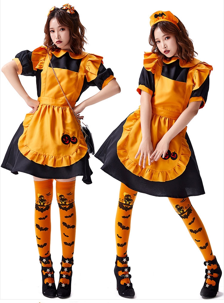 Pumpkin lantern maid